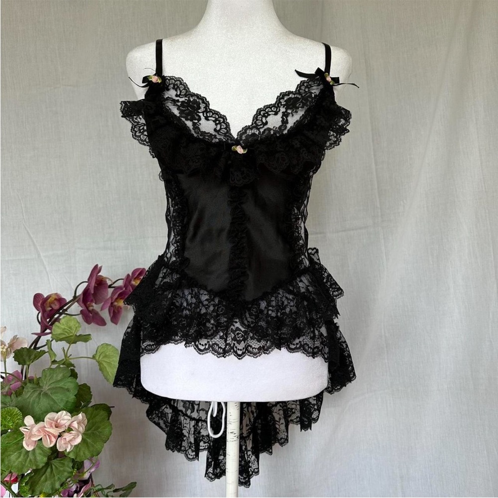 LACE VINTAGE HIGH LOW TOP